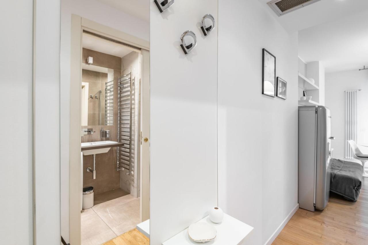 Easylife - Sofisticato Monolocale Con Terrazzino Nel Cuore Di Porta Venezia Милан Экстерьер фото